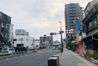 163号線を西方向へ350m。左手に病院があります。